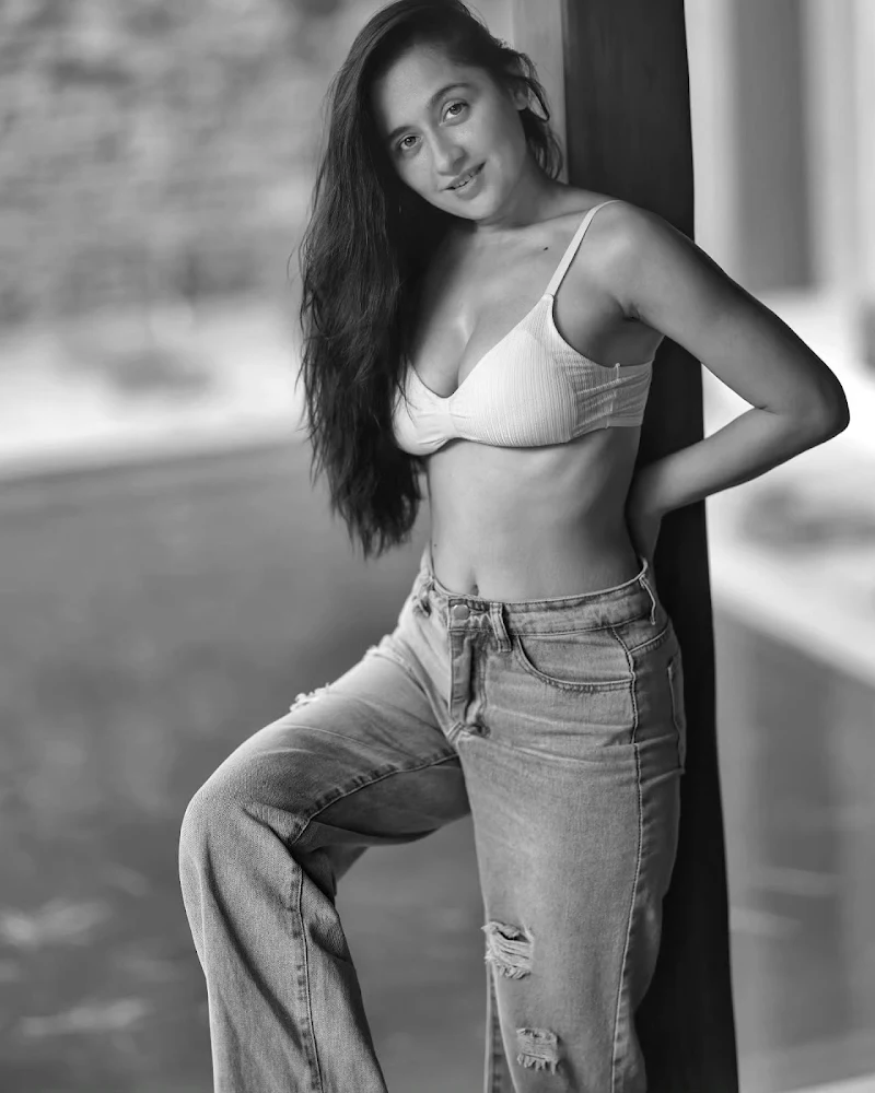 sanjeeda shaikh bra jeans cleavage sexy body sanjeeda shaikh bra jeans cleavage sexy body