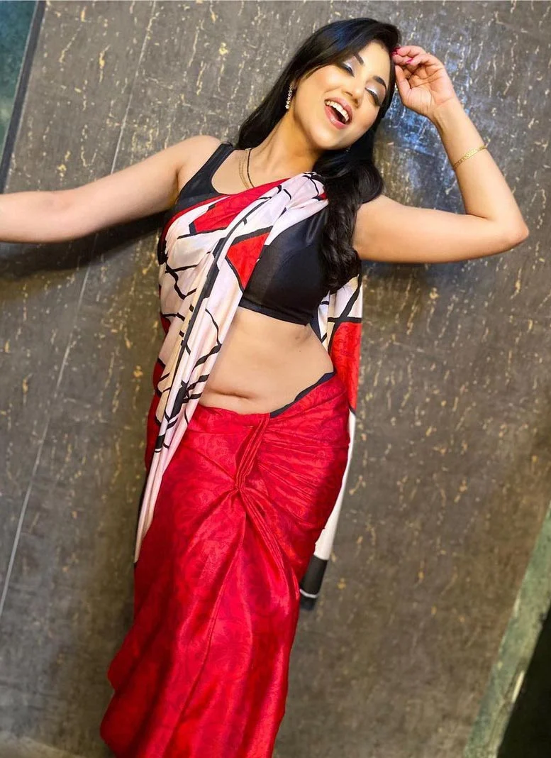 Reema Worah saree navel curvy tv actress