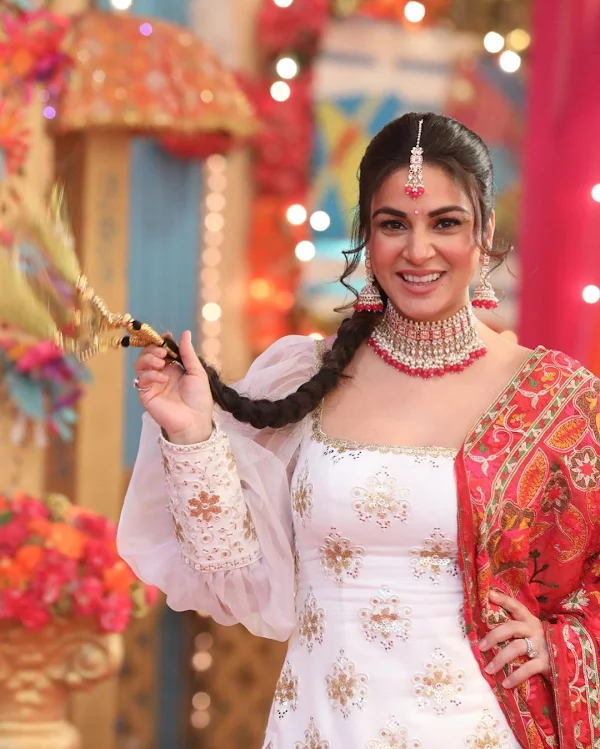 Shraddha Arya punjabi kudi look patiala suit Shraddha Arya punjabi kudi look patiala suit