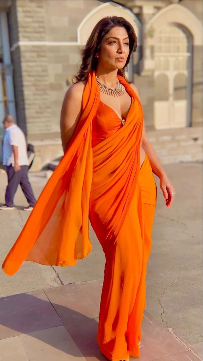 Aartii Naagpal saree cleavage curvy actress Aartii Naagpal saree cleavage curvy actress