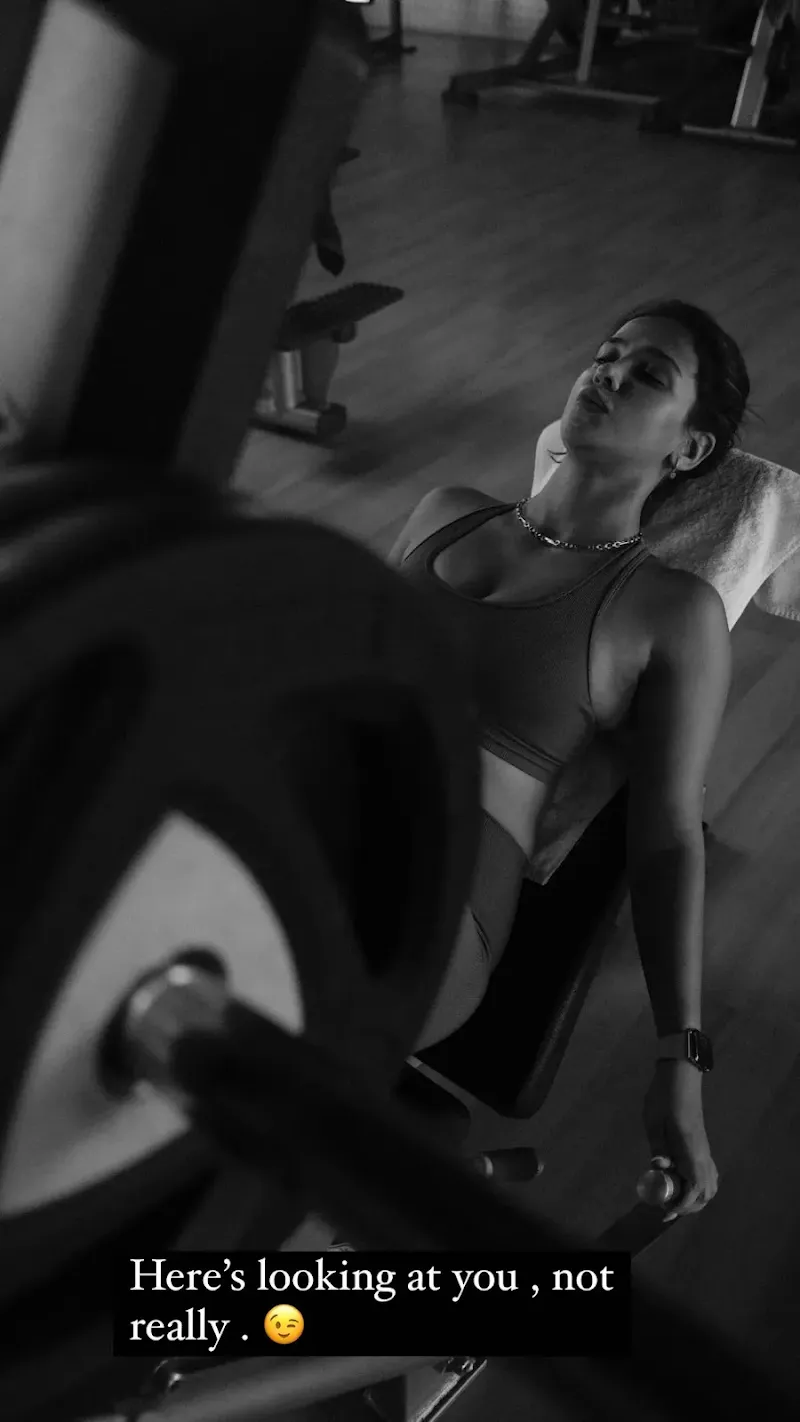 Aisha Sharma cleavage gym outfit sports bra Aisha Sharma cleavage gym outfit sports bra