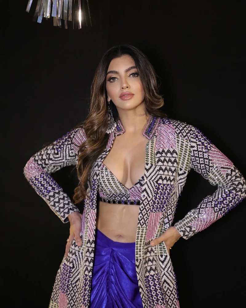 akanksha puri tiny top cleavage indian actress akanksha puri tiny top cleavage indian actress