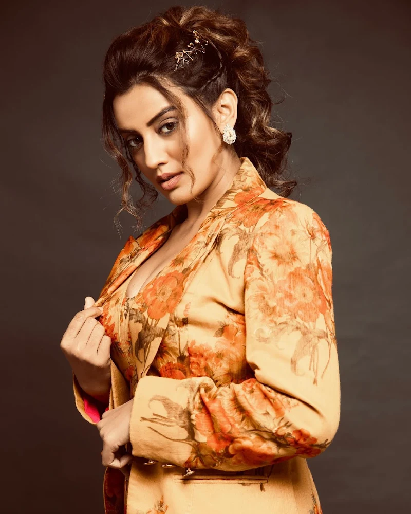 Akshara Singh pantsuit stylish hot bhojpuri actress Akshara Singh pantsuit stylish hot bhojpuri actress