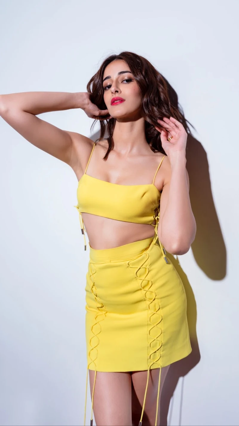 Ananya Panday yellow top skirt sexy body Ananya Panday yellow top skirt sexy body