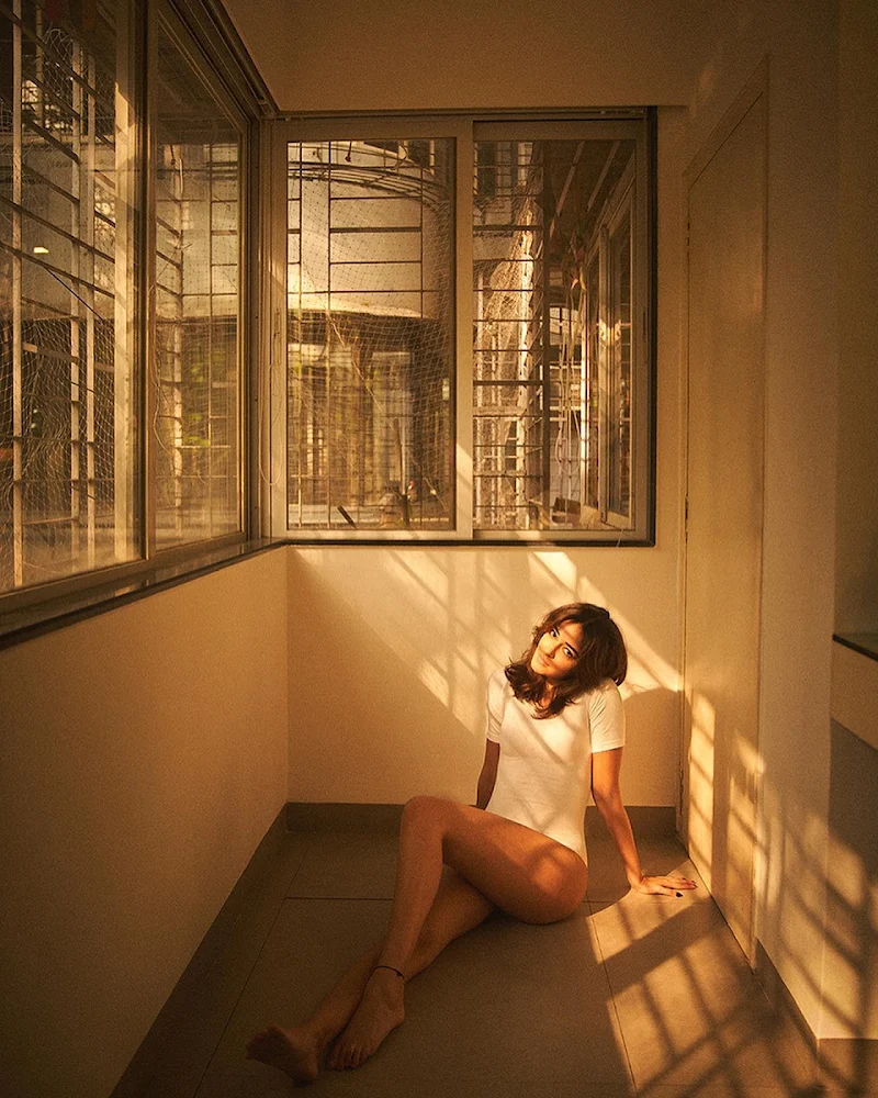 ananya panday sexy legs white bodysuit bollywood actress ananya panday sexy legs white bodysuit bollywood actress