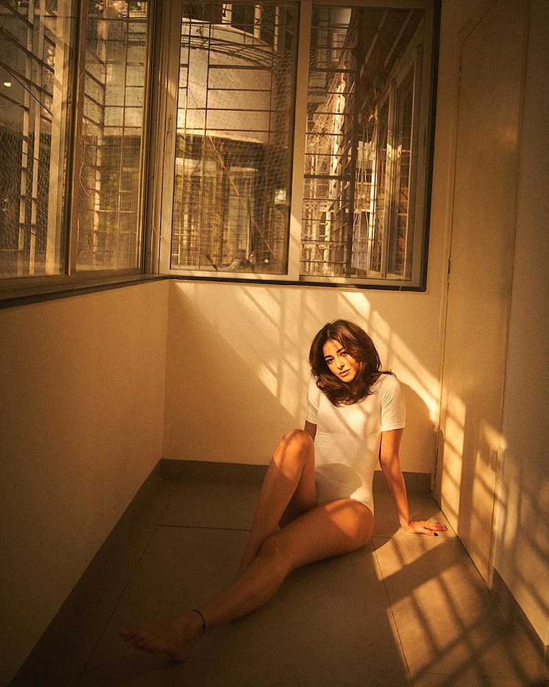 ananya panday sexy legs white bodysuit bollywood actress ananya panday sexy legs white bodysuit bollywood actress