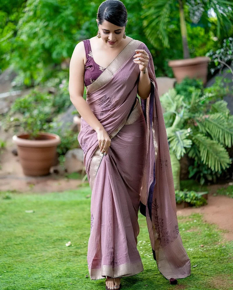 anasuya bharadwaj saree hot actress anasuya bharadwaj saree hot actress