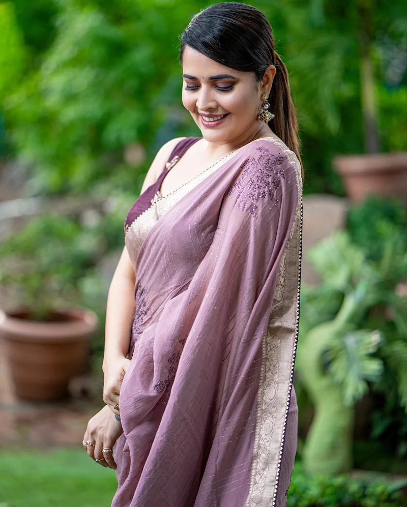 anasuya bharadwaj saree hot actress anasuya bharadwaj saree hot actress