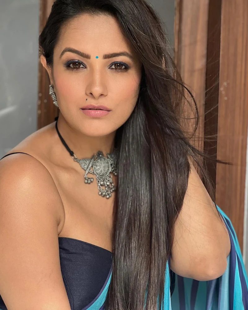 anita hassanandani blue saree string blouse hot tv actress anita hassanandani blue saree string blouse hot tv actress