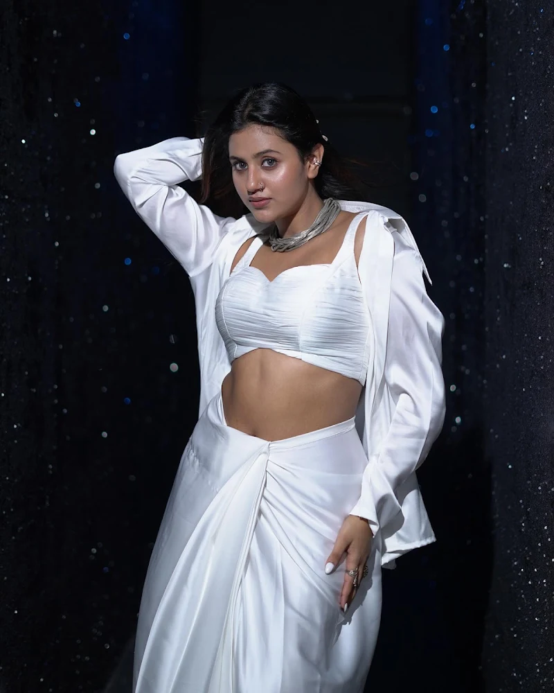 anjali arora white saree blouse curvy