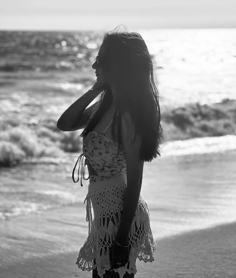 Anushka Sen swimsuit sexy body bold pics Anushka Sen swimsuit sexy body bold pics