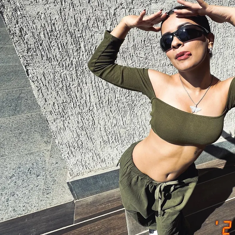 avneet kaur navel tiny top pants avneet kaur navel tiny top pants