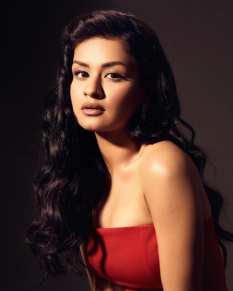 Avneet Kaur red high slit dress curvy actress Avneet Kaur red high slit dress curvy actress