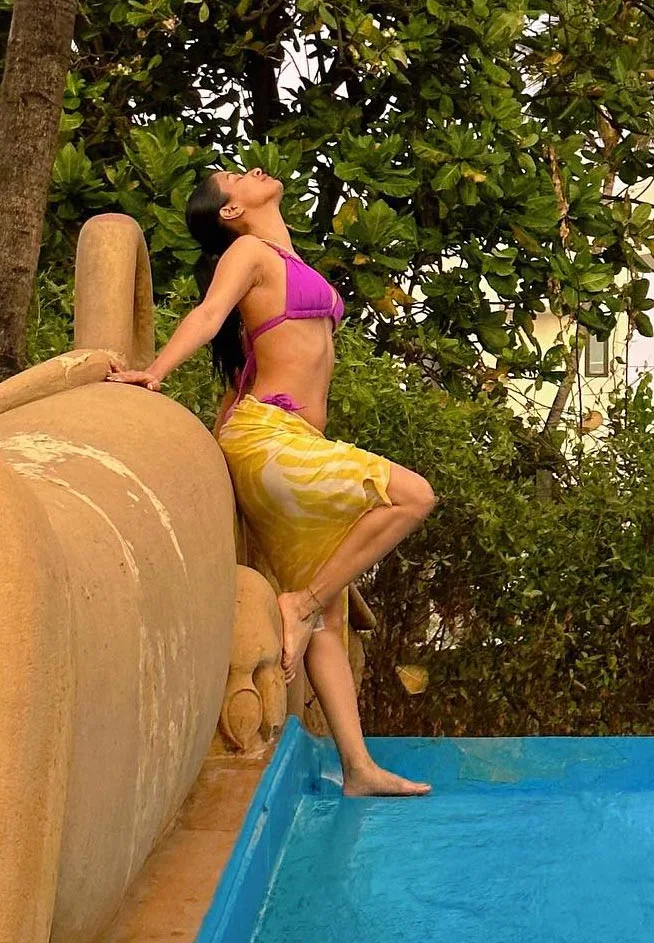 Avneet Kaur string bikini sexy body cleavage Avneet Kaur string bikini sexy body cleavage