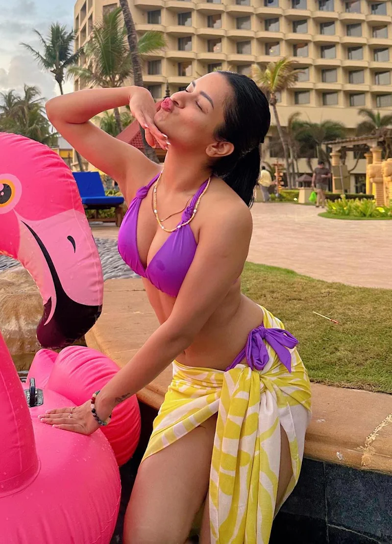 Avneet Kaur string bikini sexy body cleavage Avneet Kaur string bikini sexy body cleavage