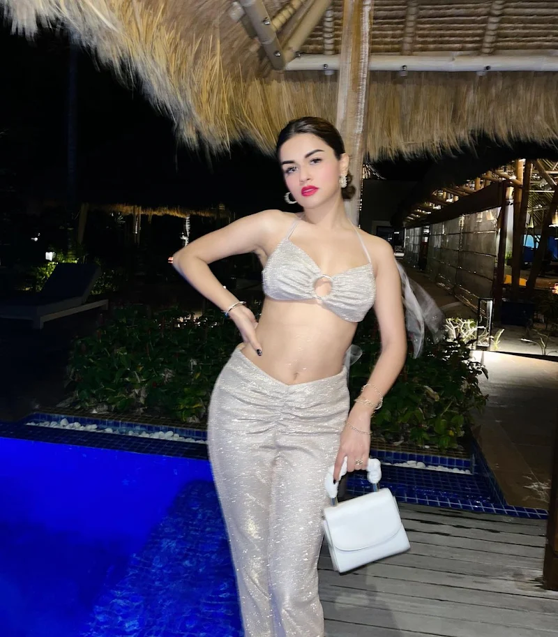 Avneet Kaur cleavage navel tiny top Avneet Kaur cleavage navel tiny top