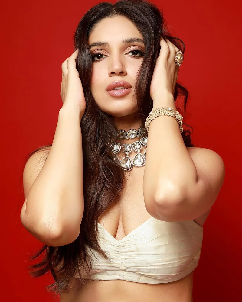 Bhumi Pednekar cleavage hot photoshoot