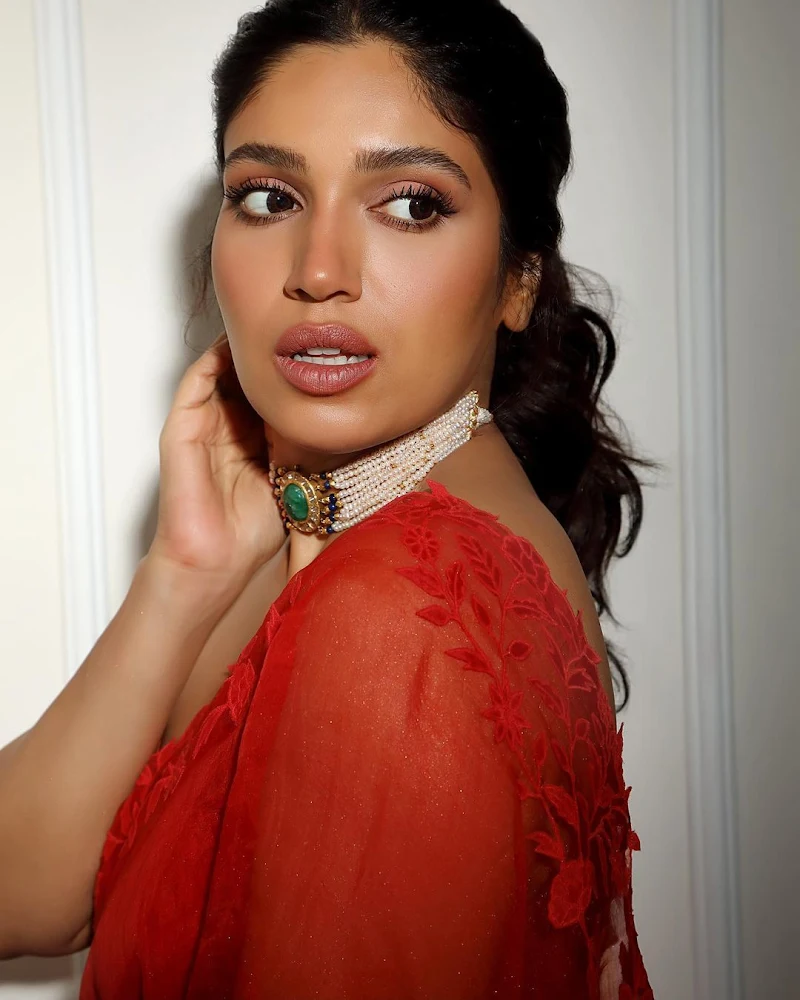 Bhumi Pednekar red saree hot actress Bhumi Pednekar red saree hot actress