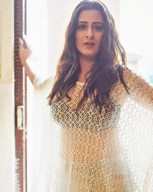 Cheshta Bhagat hot actress maaya 3