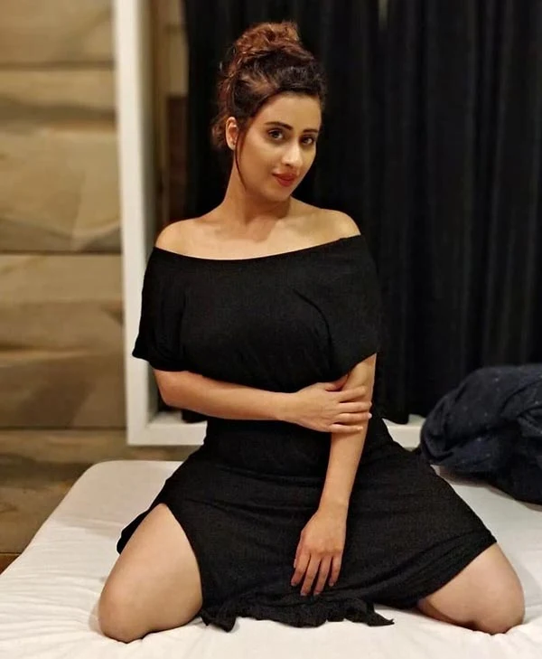 Cheshta Bhagat hot actress maaya 3