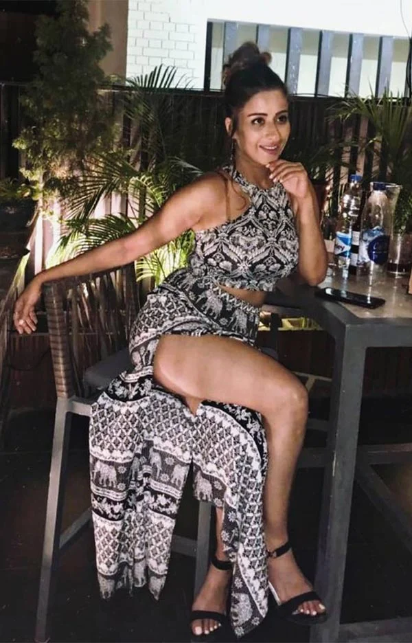 Cheshta Bhagat sexy legs hot actress