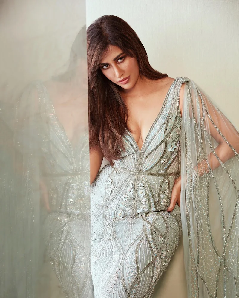 chitrangada singh cleavage curvy hot bollywood actress chitrangada singh cleavage curvy hot bollywood actress