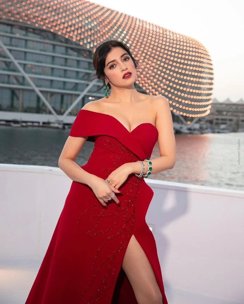 Divya Khosla Kumar red dress cleavage sexy legs