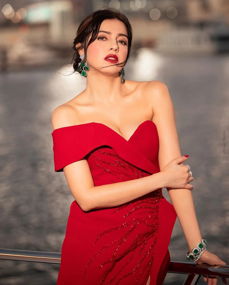 Divya Khosla Kumar red dress cleavage sexy legs