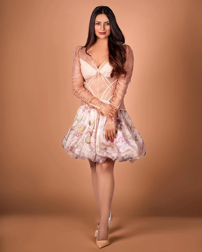 Divyanka Tripathi stylish hot actress Divyanka Tripathi stylish hot actress