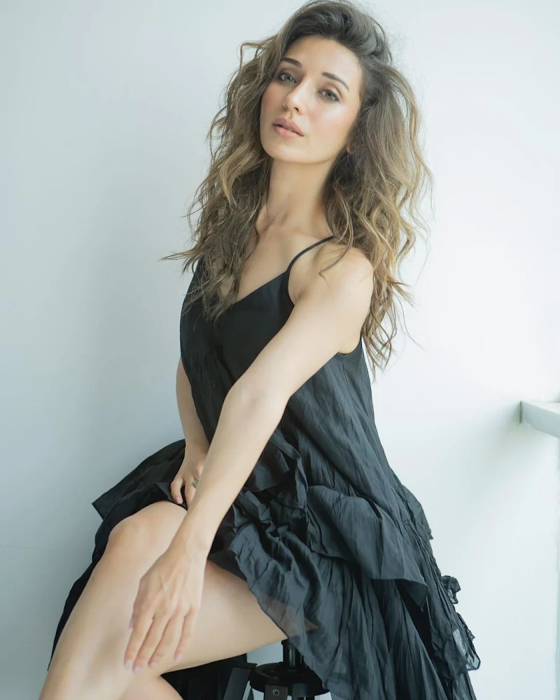 Heli Daruwala short black dress Heli Daruwala short black dress