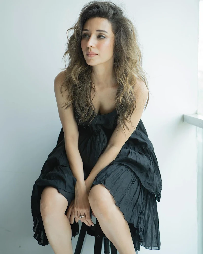 Heli Daruwala short black dress Heli Daruwala short black dress