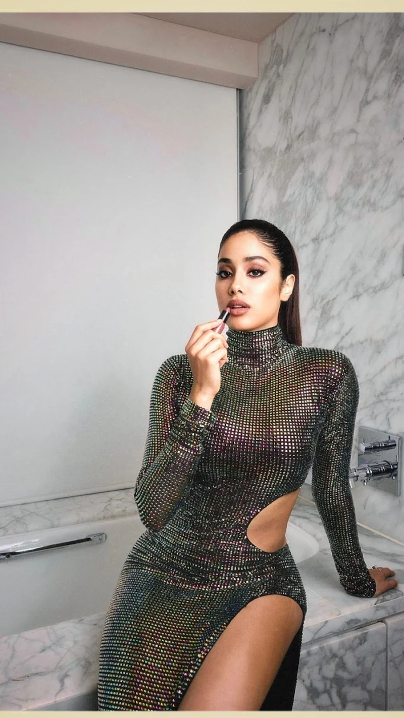 janhvi kapoor curvy body tight dress legs high slit janhvi kapoor curvy body tight dress legs high slit