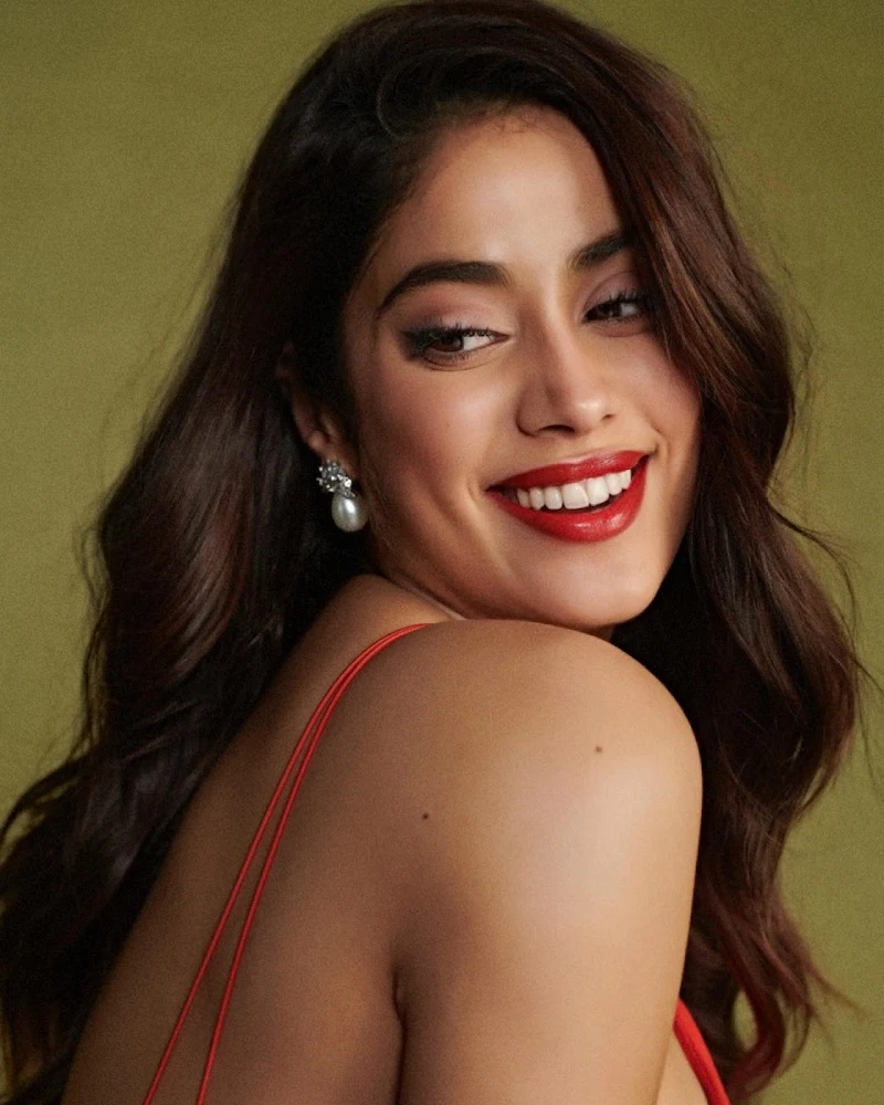 janhvi kapoor curvy tight red dress janhvi kapoor curvy tight red dress