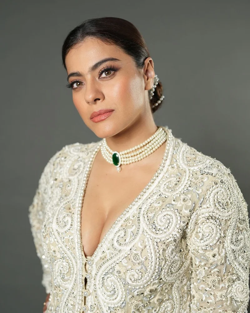 Kajol cleavage hot bollywood actress