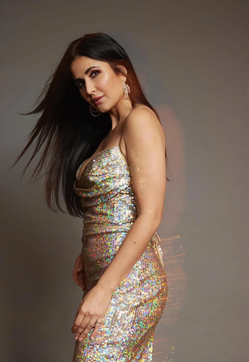 katrina kaif cleavage tight fit dress femina awards show katrina kaif cleavage tight fit dress femina awards show