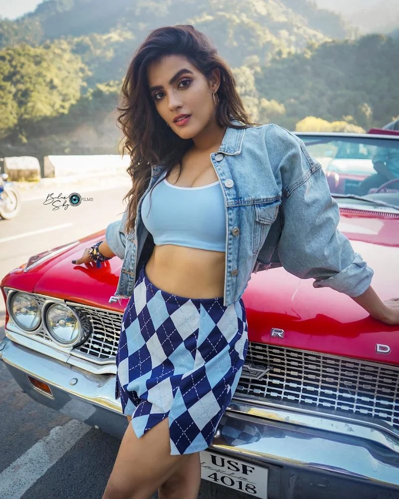 Kavya Thapar short skirt ek mini katha actress Kavya Thapar short skirt ek mini katha actress