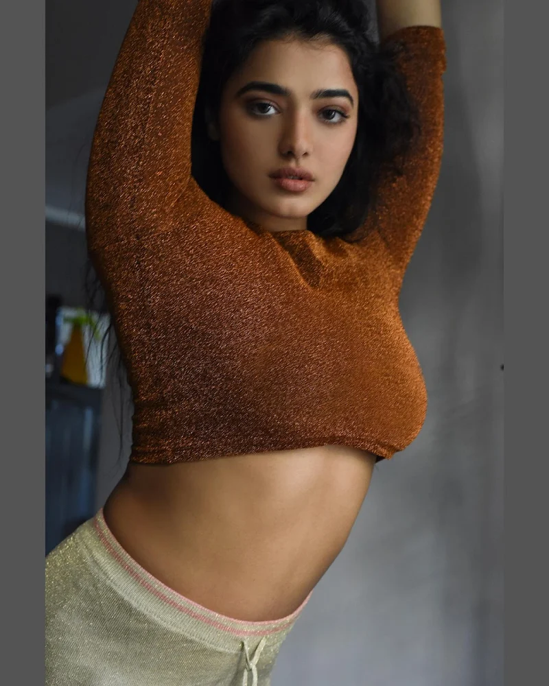 ketika sharma busty curvy indian actress crop top ketika sharma busty curvy indian actress crop top