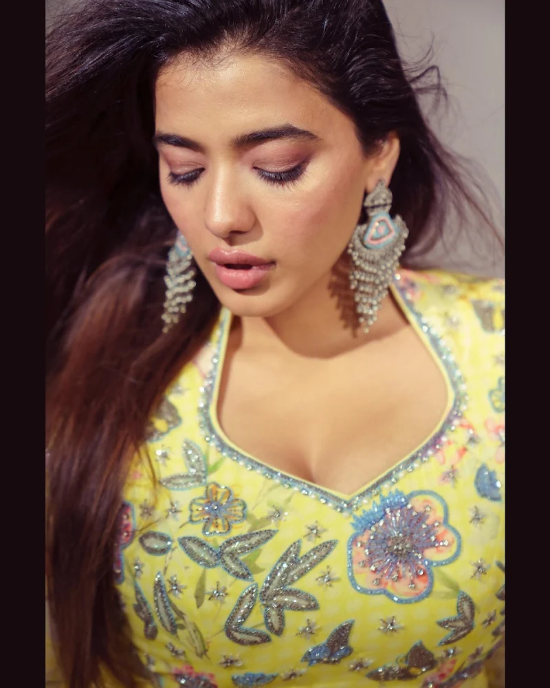 Ketika Sharma yellow suit cleavage curvy busty indian actress Ketika Sharma yellow suit cleavage curvy busty indian actress