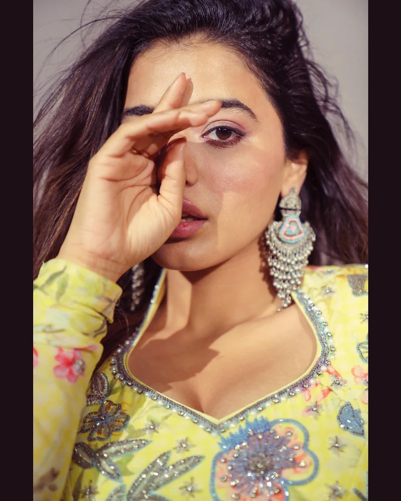 Ketika Sharma yellow suit cleavage curvy busty indian actress Ketika Sharma yellow suit cleavage curvy busty indian actress