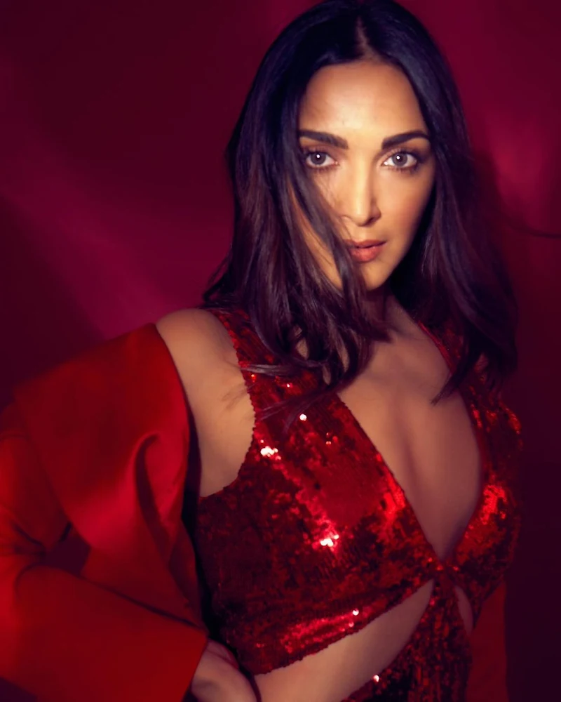 Kiara Advani cleavgae sexy legs red dress bhool bhilaiyaa 2 Kiara Advani cleavgae sexy legs red dress bhool bhilaiyaa 2