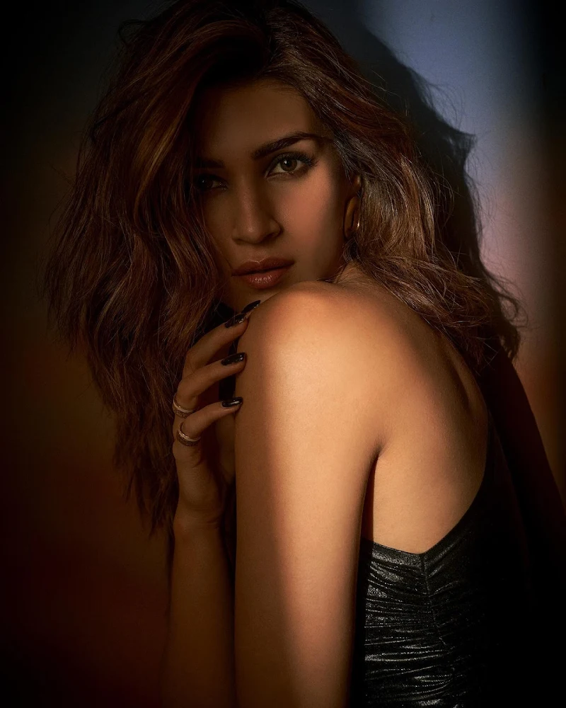 kriti sanon tight dress hot actress kriti sanon tight dress hot actress