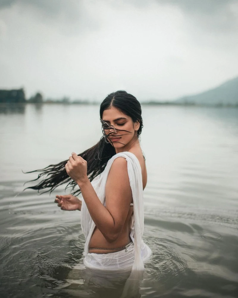 malavika mohanan wet white saree tiny blouse indian actress malavika mohanan wet white saree tiny blouse indian actress
