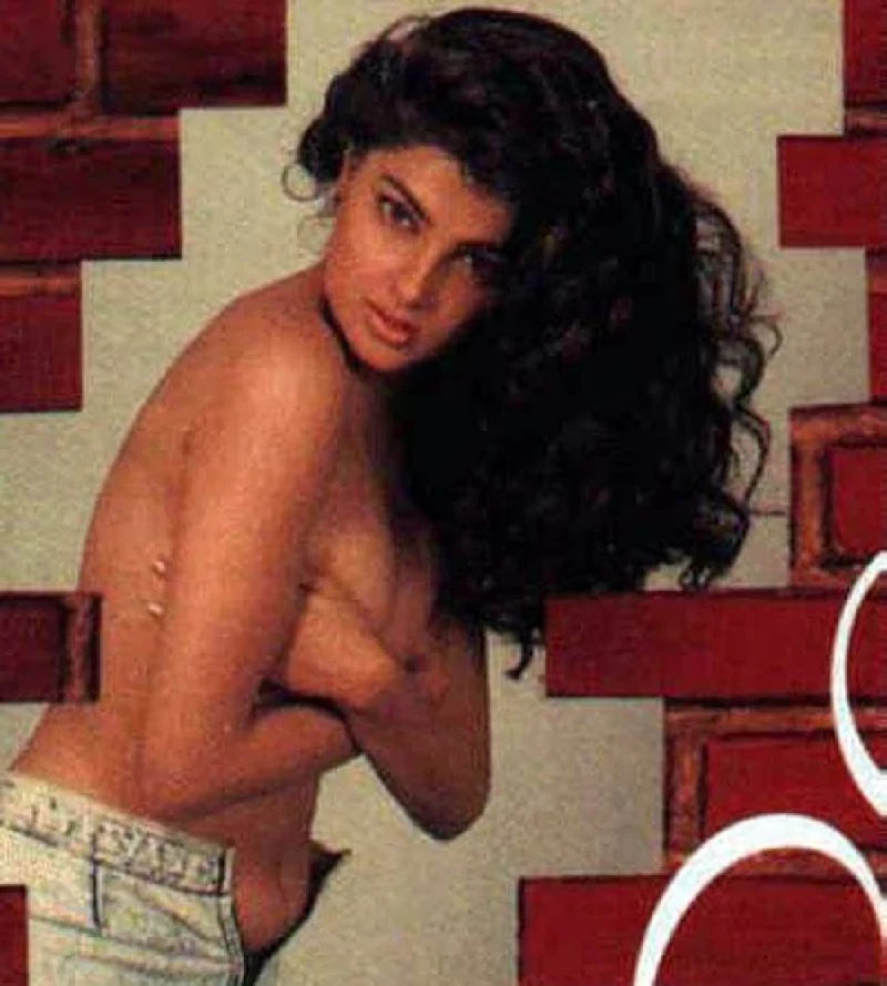 mamta kulkarni topless bold bollywood actress mamta kulkarni topless bold bollywood actress