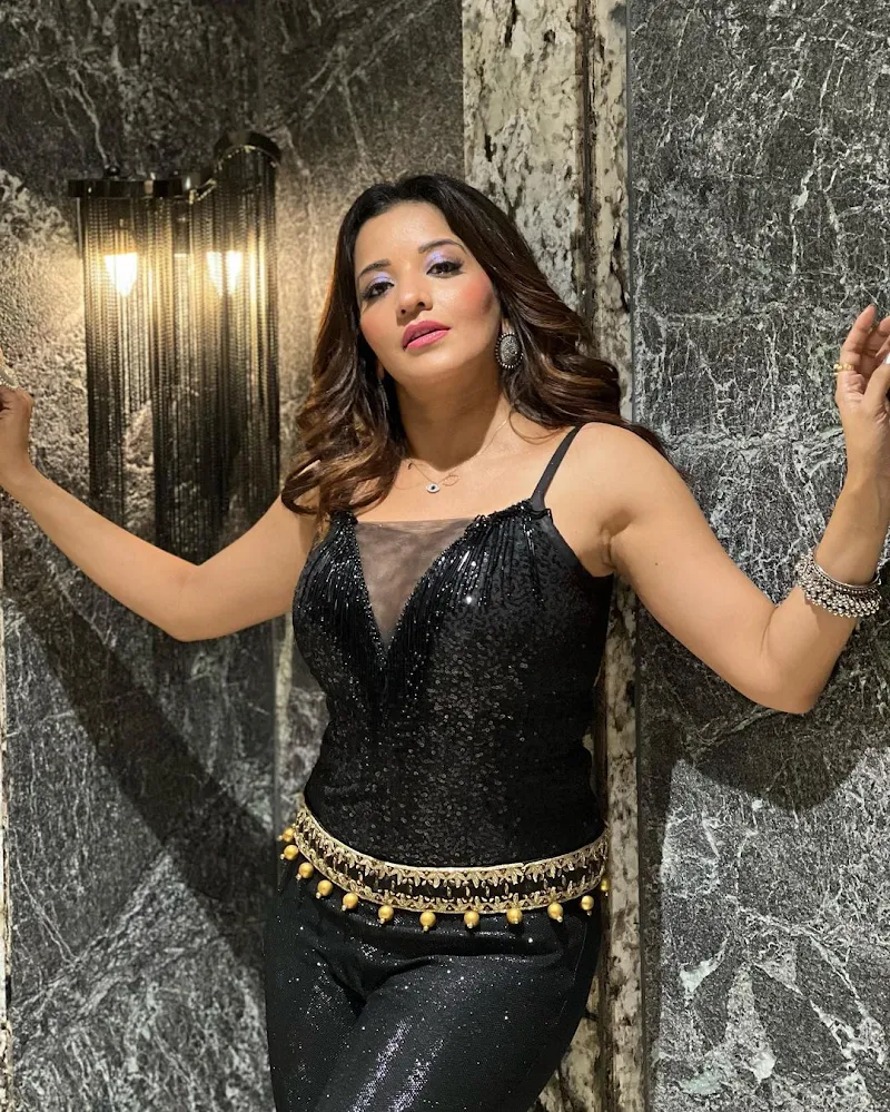 monalisa cleavage black stylish outfit curvy actress monalisa cleavage black stylish outfit curvy actress