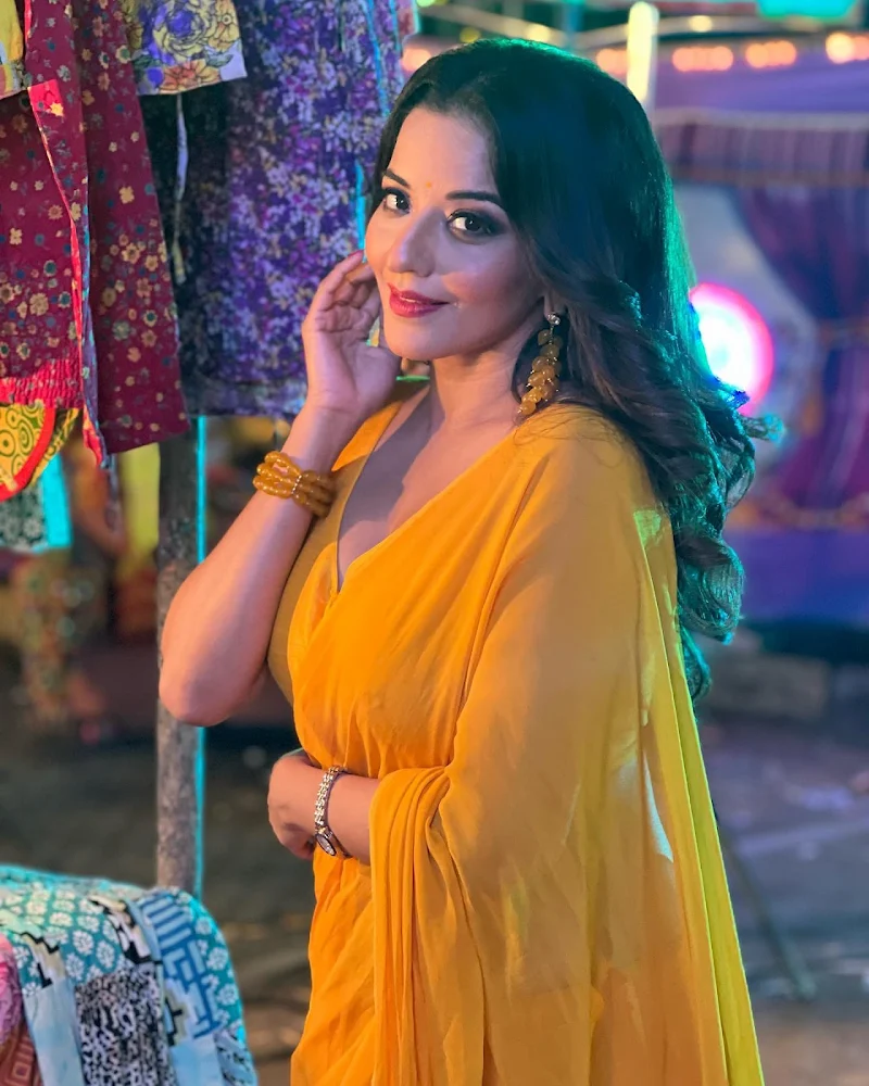 monalisa cleavage yellow saree hot curvy actress monalisa cleavage yellow saree hot curvy actress