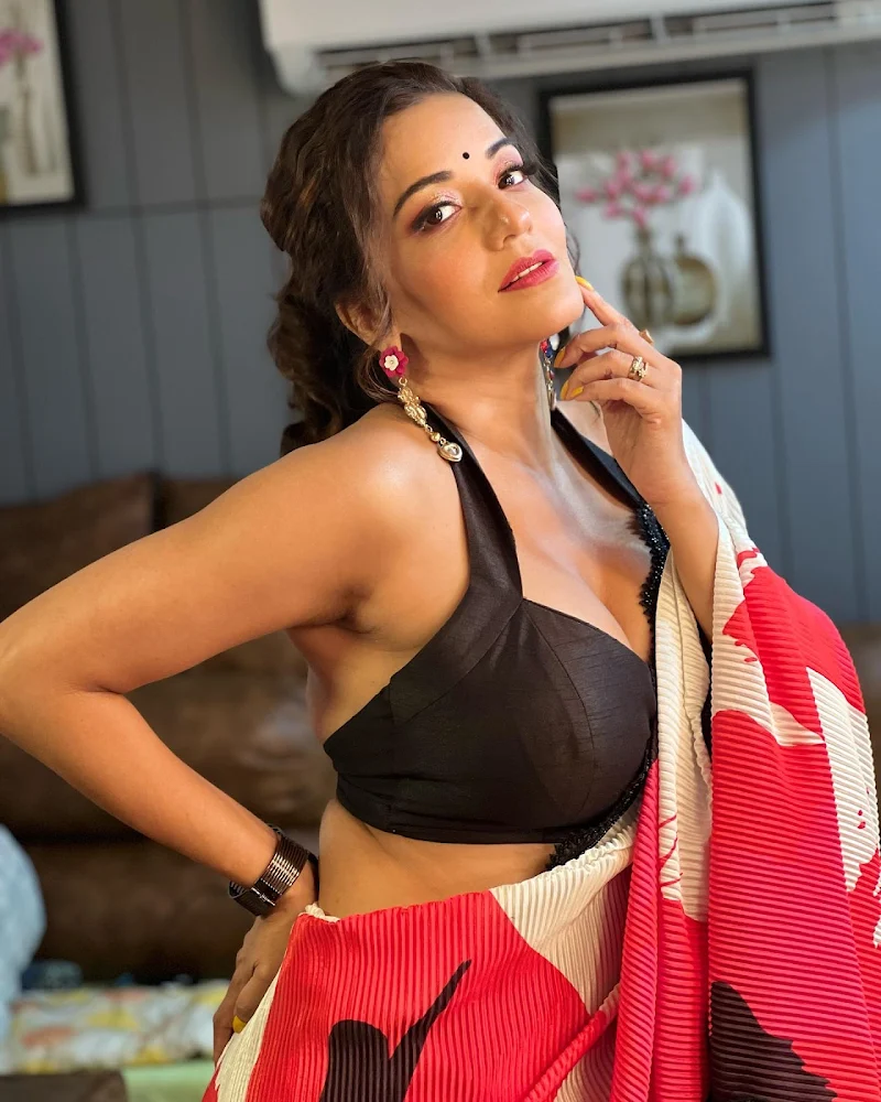 Monalisa saree backless blouse curvy hot actress