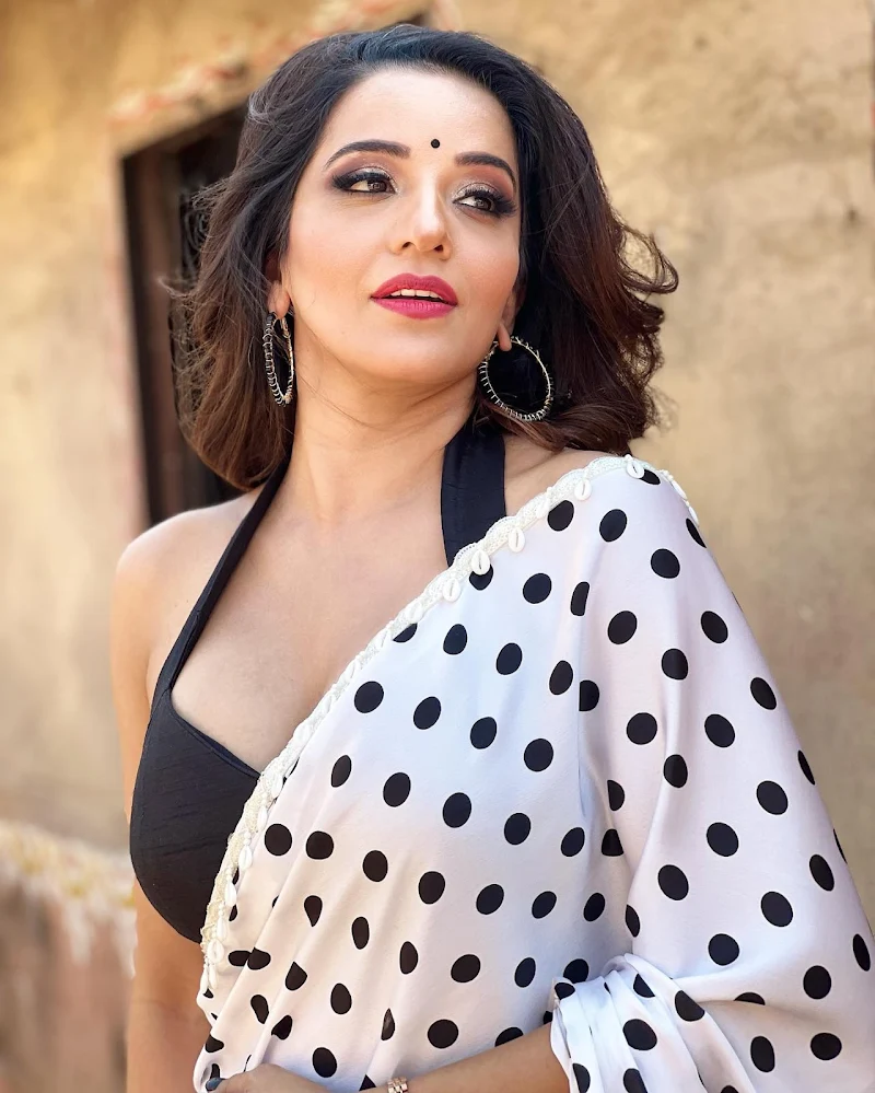 monalisa white saree cleavage curvy tv actress monalisa white saree cleavage curvy tv actress