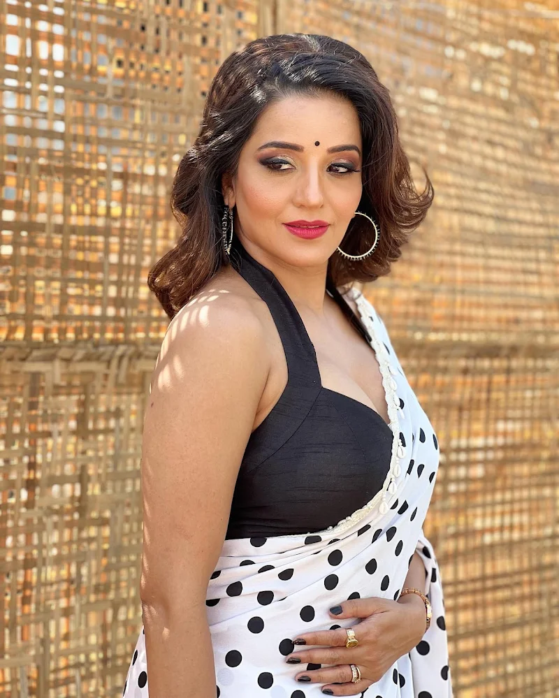 monalisa white saree cleavage curvy tv actress monalisa white saree cleavage curvy tv actress