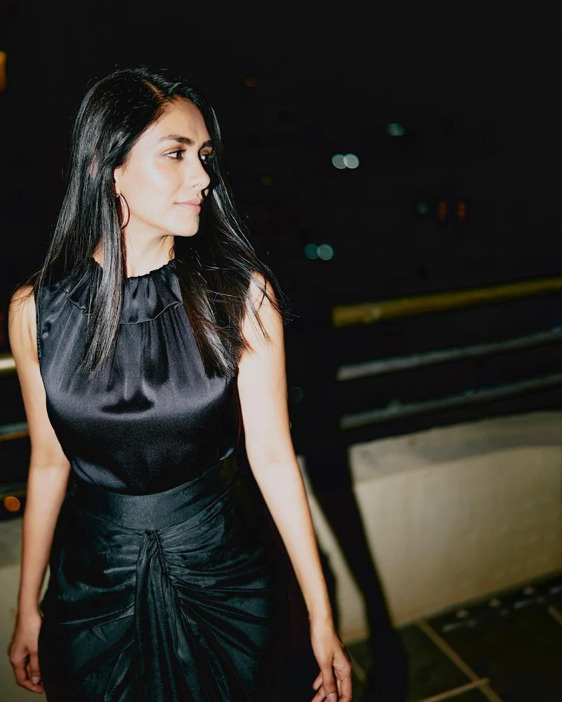 Mrunal Thakur black dress curvy body Mrunal Thakur black dress curvy body