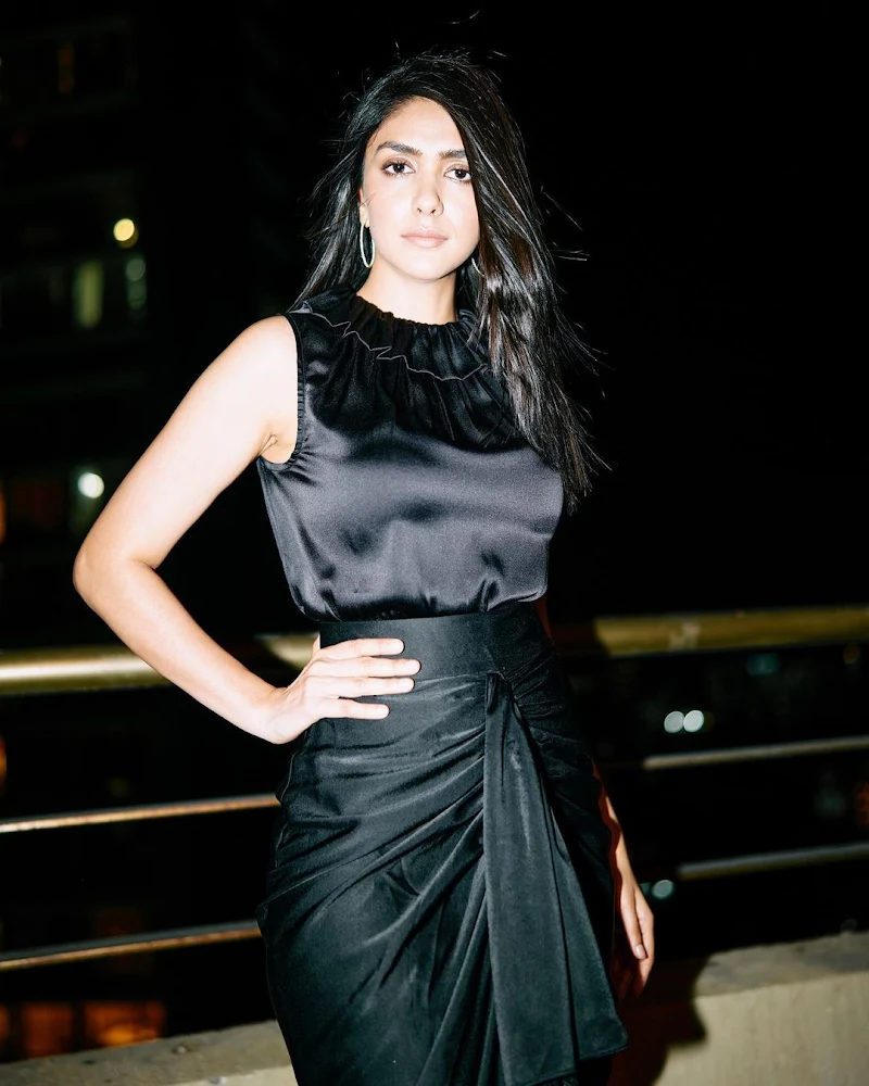 Mrunal Thakur black dress curvy body Mrunal Thakur black dress curvy body